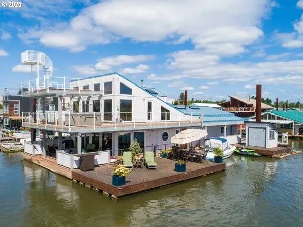 1899 N Jantzen Ave, Portland, OR 97217