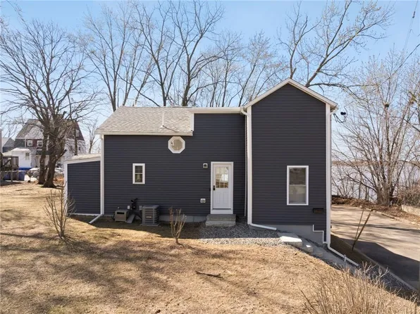 102 Lincoln Ave, Riverside, RI 02915