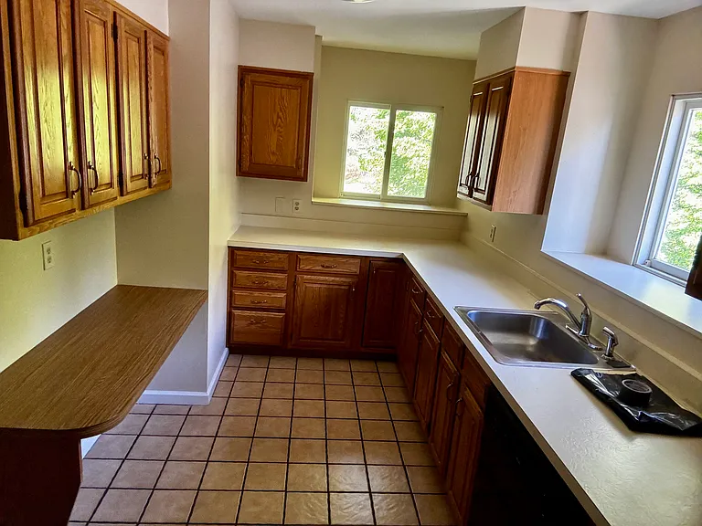 63 Bennett Cmn #63 — Photo 9