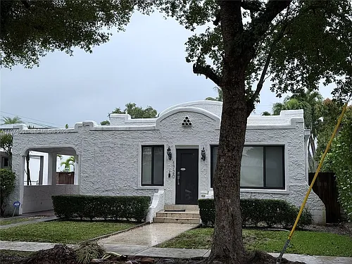 1720 SW 22nd Ter Photo 1