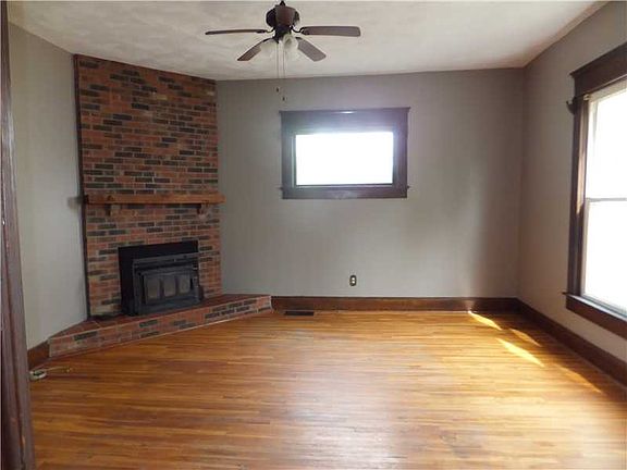 4th image of 522 N Broadway St