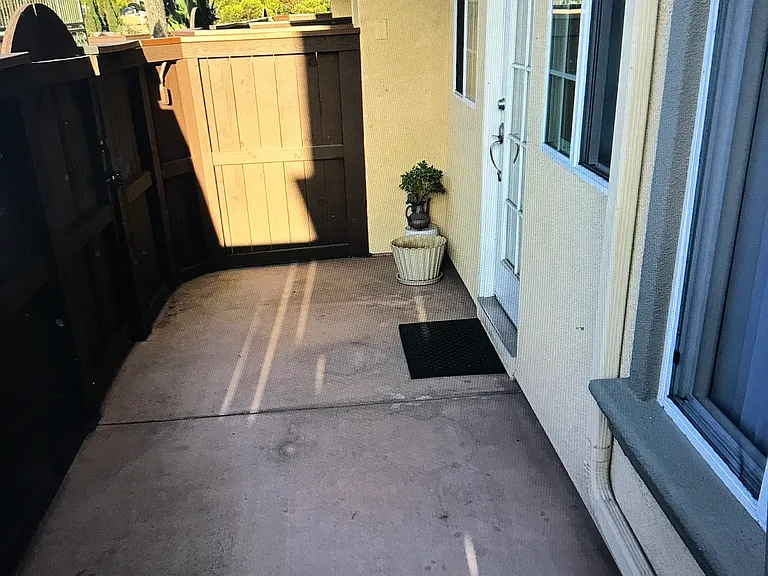 5404 Balboa Arms Dr — Photo 13