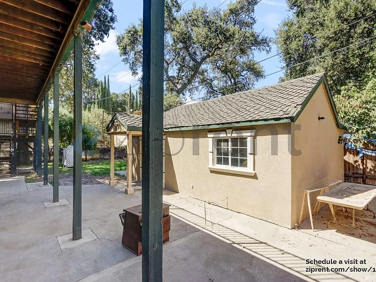 867 E Willow Ave — Photo 16