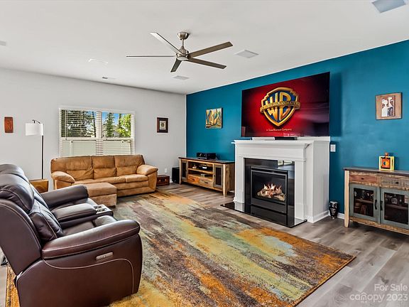 5th image of 4517 Cecilia Ln