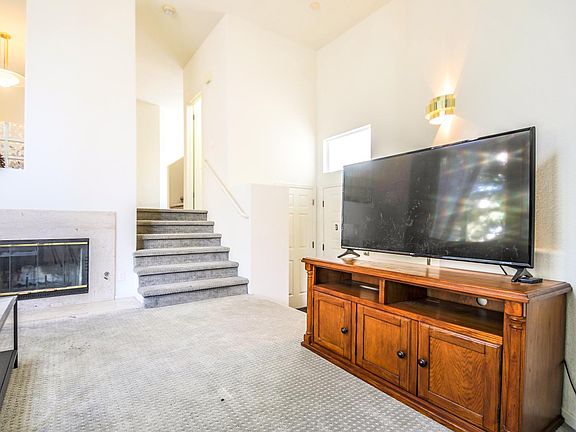 3rd image of 440 Navaro Pl Unit 116