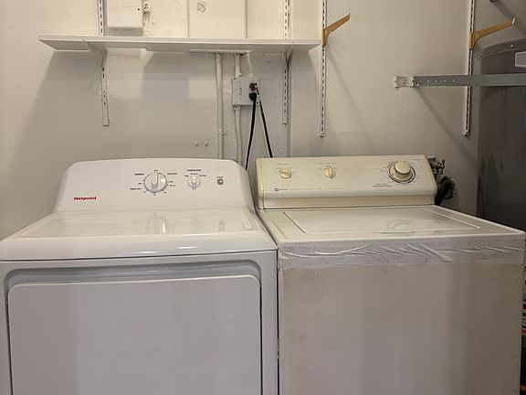 3rd image of 317 N Laurel Ave