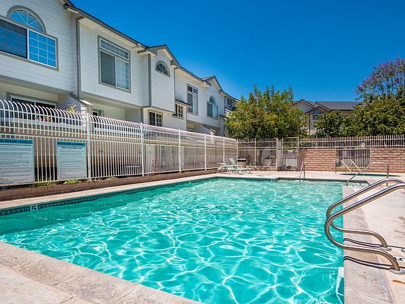 4th image of 11150 Glenoaks Blvd Unit 257