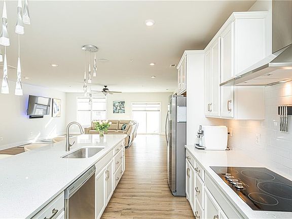 4th image of 2669 Saint Elias Dr