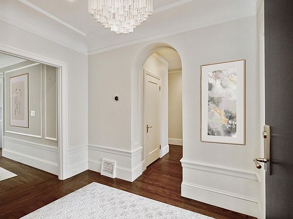 2nd image of 1924 Washington St #1
