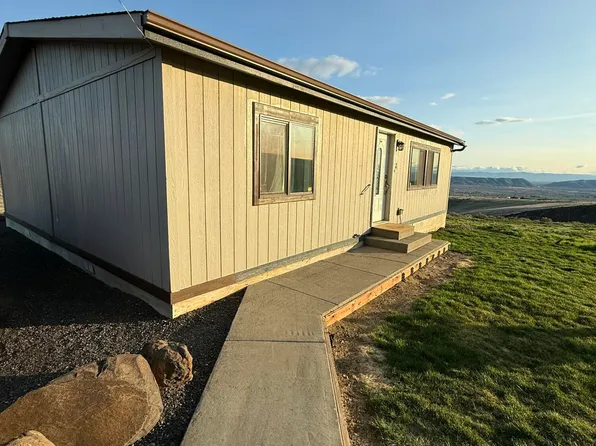 64 Correy Ln, Yakima, WA 98901