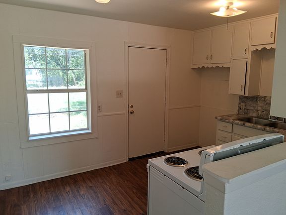 5th image of 1907 NW Hoover Ave