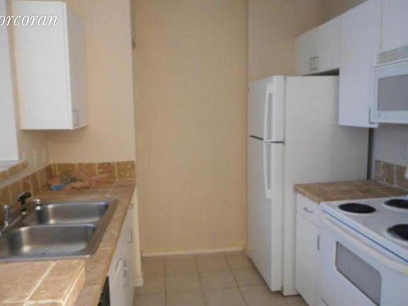 4th image of 720 S Sapodilla Ave APT 114