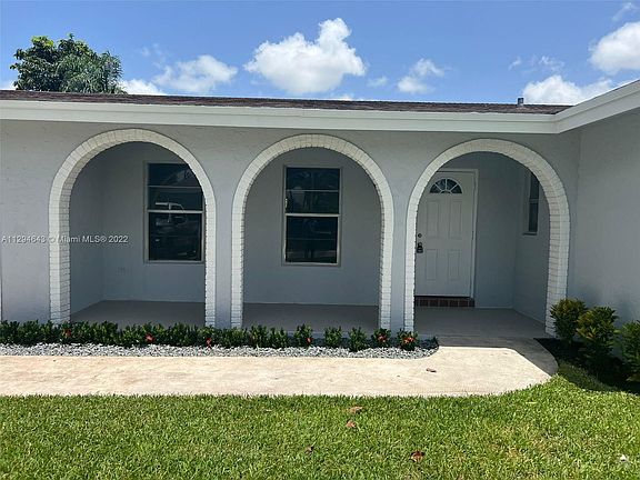2nd image of 810 NW 79th Ave #810