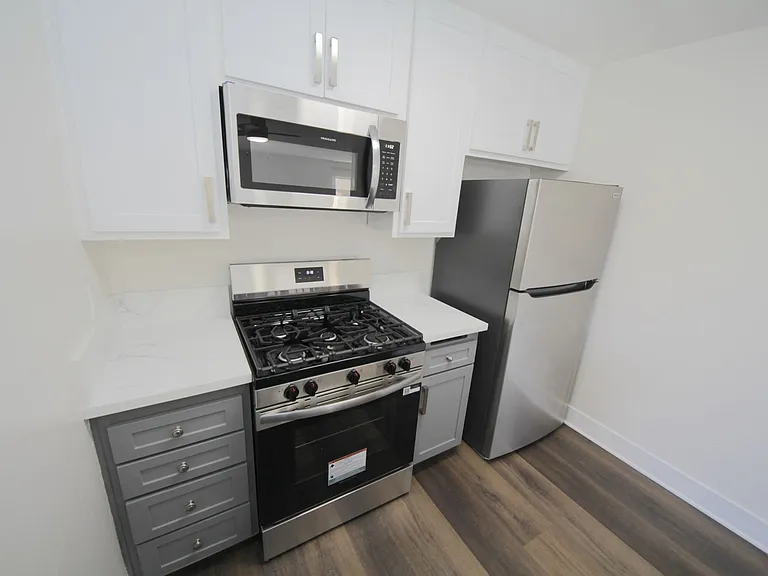 10615 Rose Ave — Photo 18