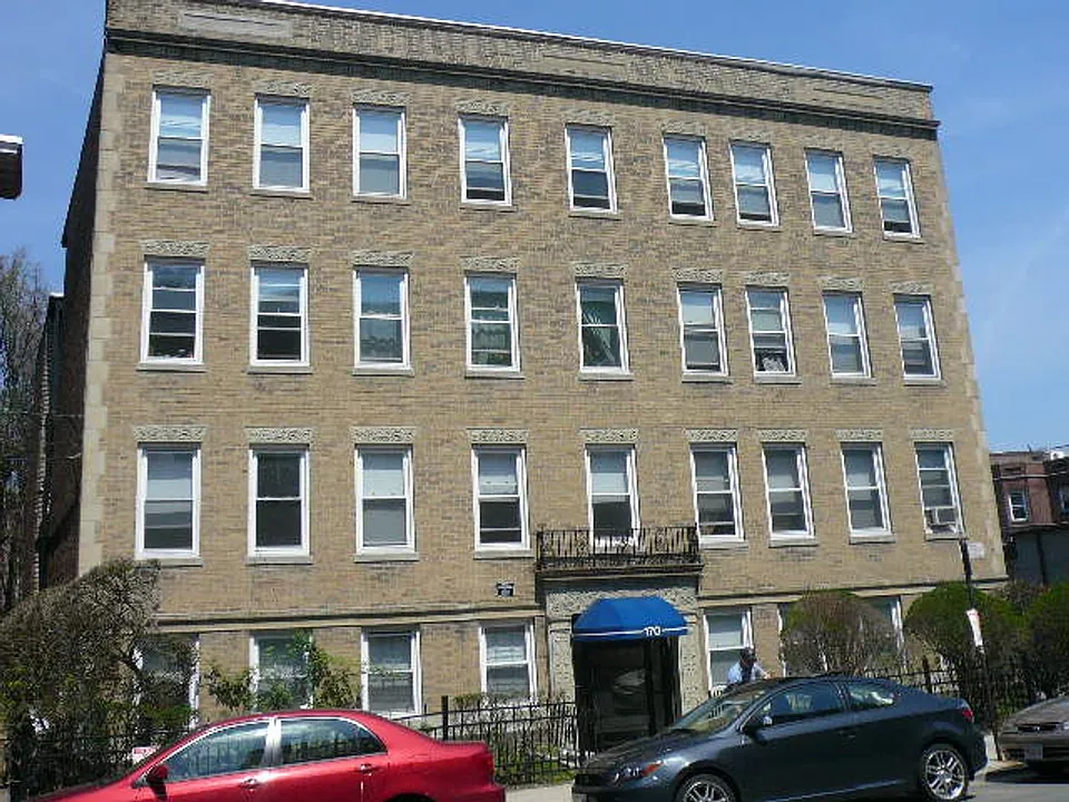 168 Kelton St #2