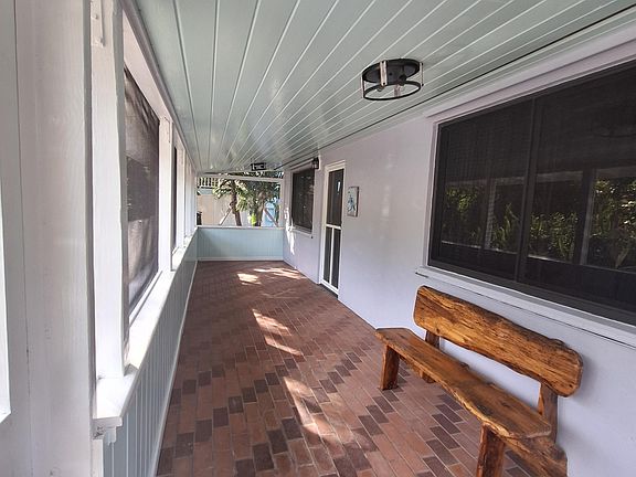 5th image of 27 Pompano Ave