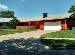 2013 Ross St, Yankton, SD 57078