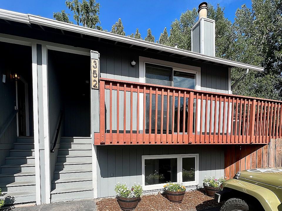 1st image of 352 Deerfield Dr