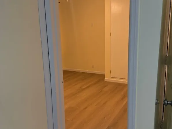 569 Vermont Street image 3 of 19