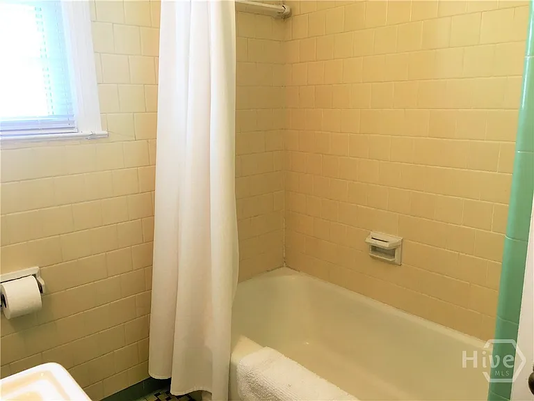 130 Andover Dr — Photo 18