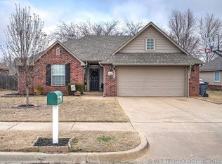 1227 E 146th St S, Glenpool, OK 74033