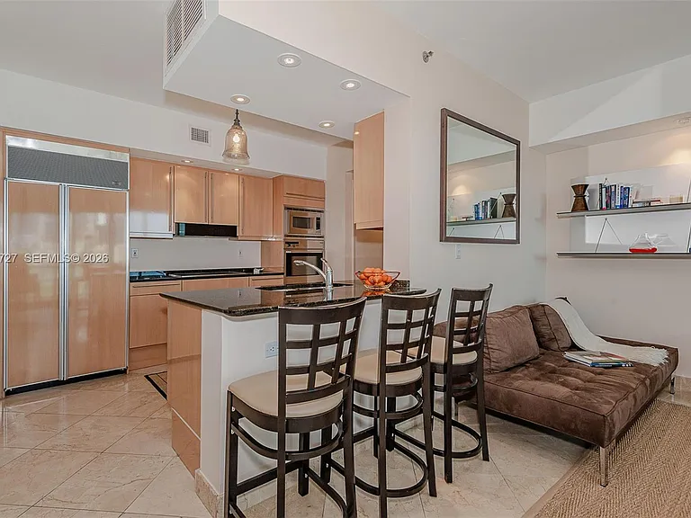 1000 S Pointe Dr #906 — Photo 13