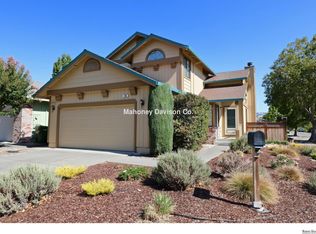 806 Winton Dr, Petaluma, CA 94954