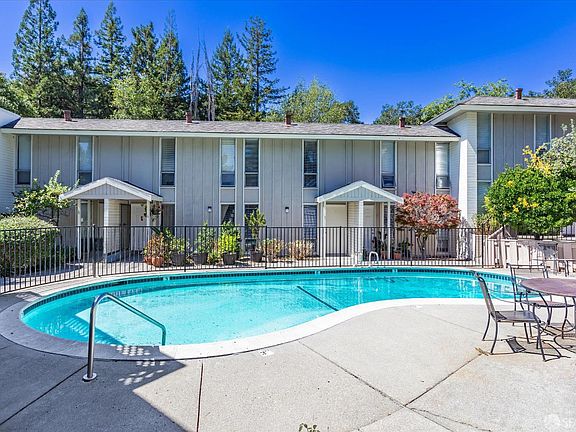4th image of 2084 Ascot Dr