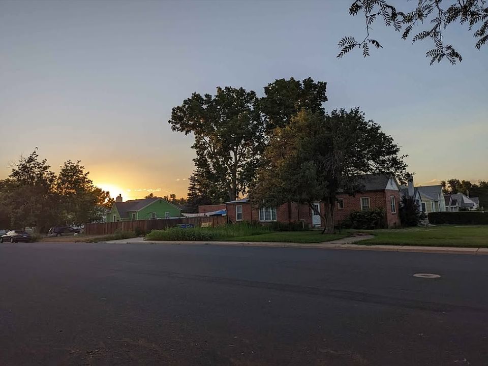 1st image of 1329 16th Ave