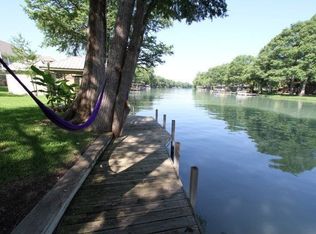 510 Woodlake Dr, Mcqueeney, TX 78123