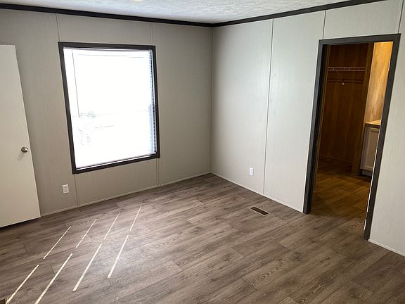 4th image of 2101 SW 38th St #272