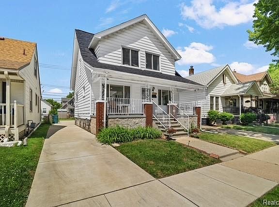 3rd image of 4873 Curtis St