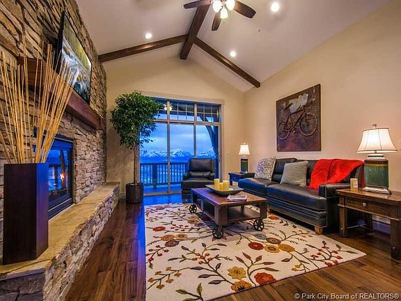 4th image of 559 W Alder Hl #13