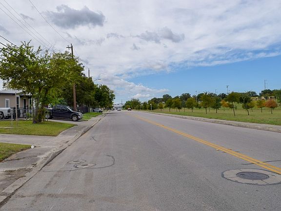 5th image of 4706 W Martin St