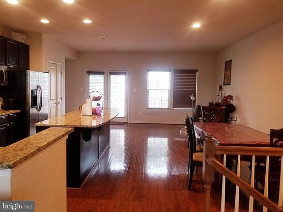 3rd image of 3953 Broadheath Cir
