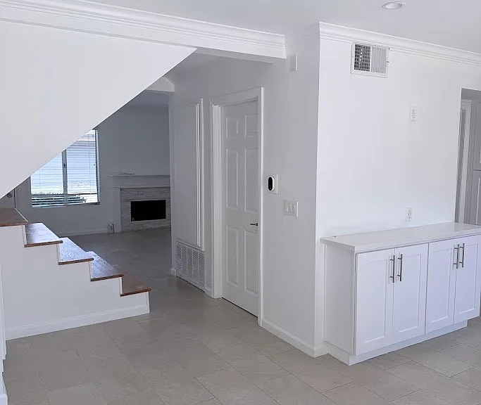 9250 Sunland Blvd #12 — Photo 6