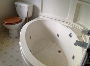 925 Leavitt St, Waterloo, IA 50702