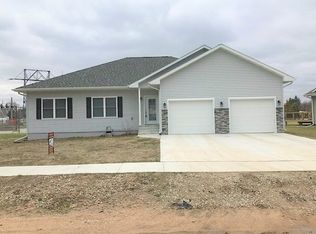 1013 N 3rd St, Oneill, NE 68763