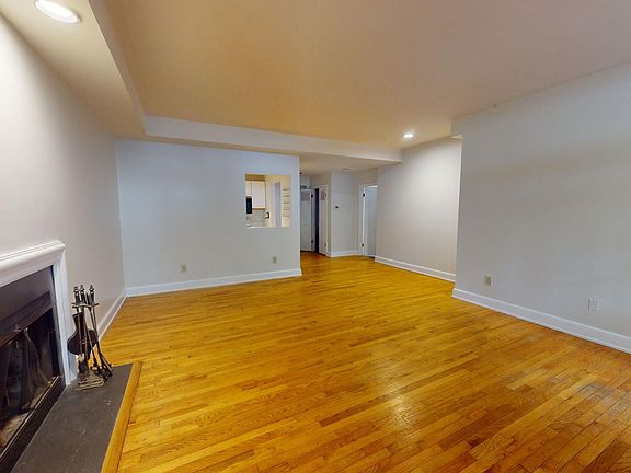 4th image of 301 G St NE APT 4