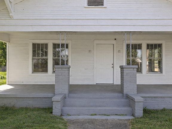3rd image of 1006 McFarland Ave