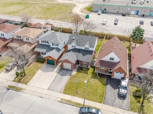 797 Acadia Dr, Hamilton, ON L8W 3V5