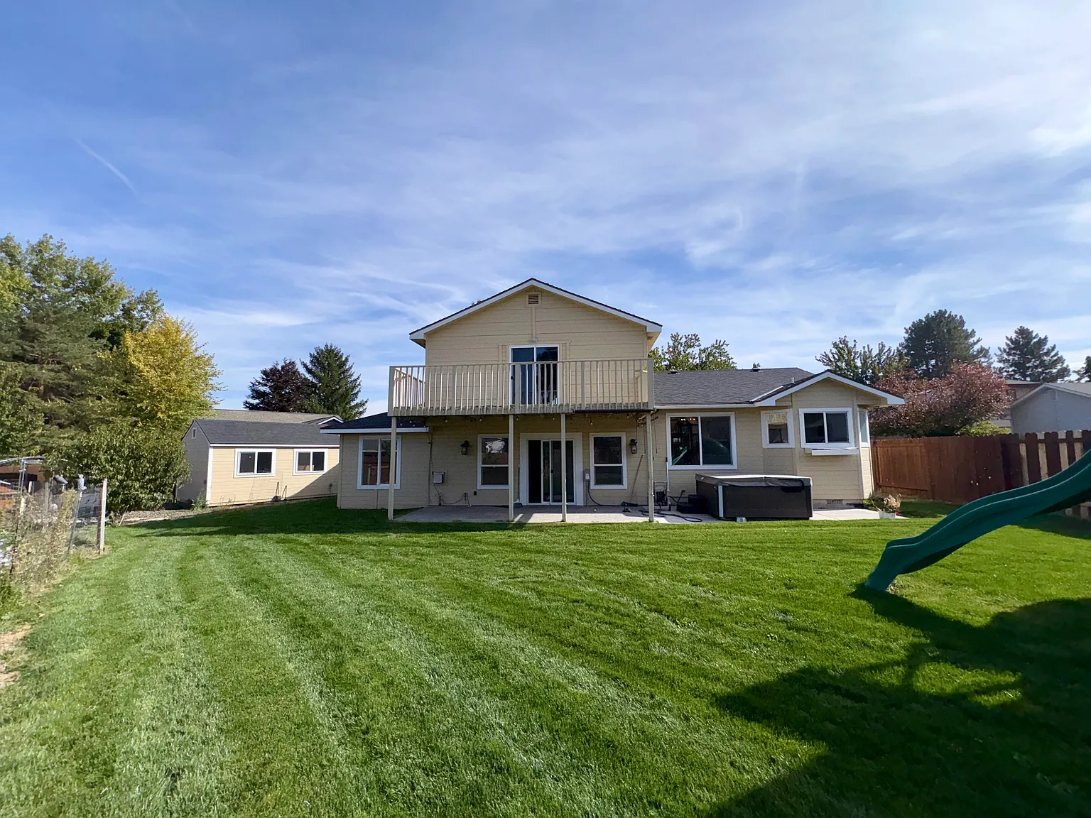 4 bed, 2058 sqft, $2,995 — Photo 2