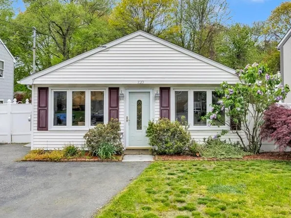 120 Hobson Ave, East Providence, RI 02914