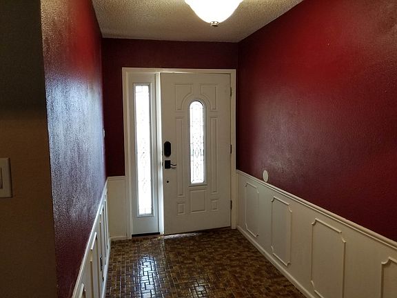 3rd image of 7 Revere Pl