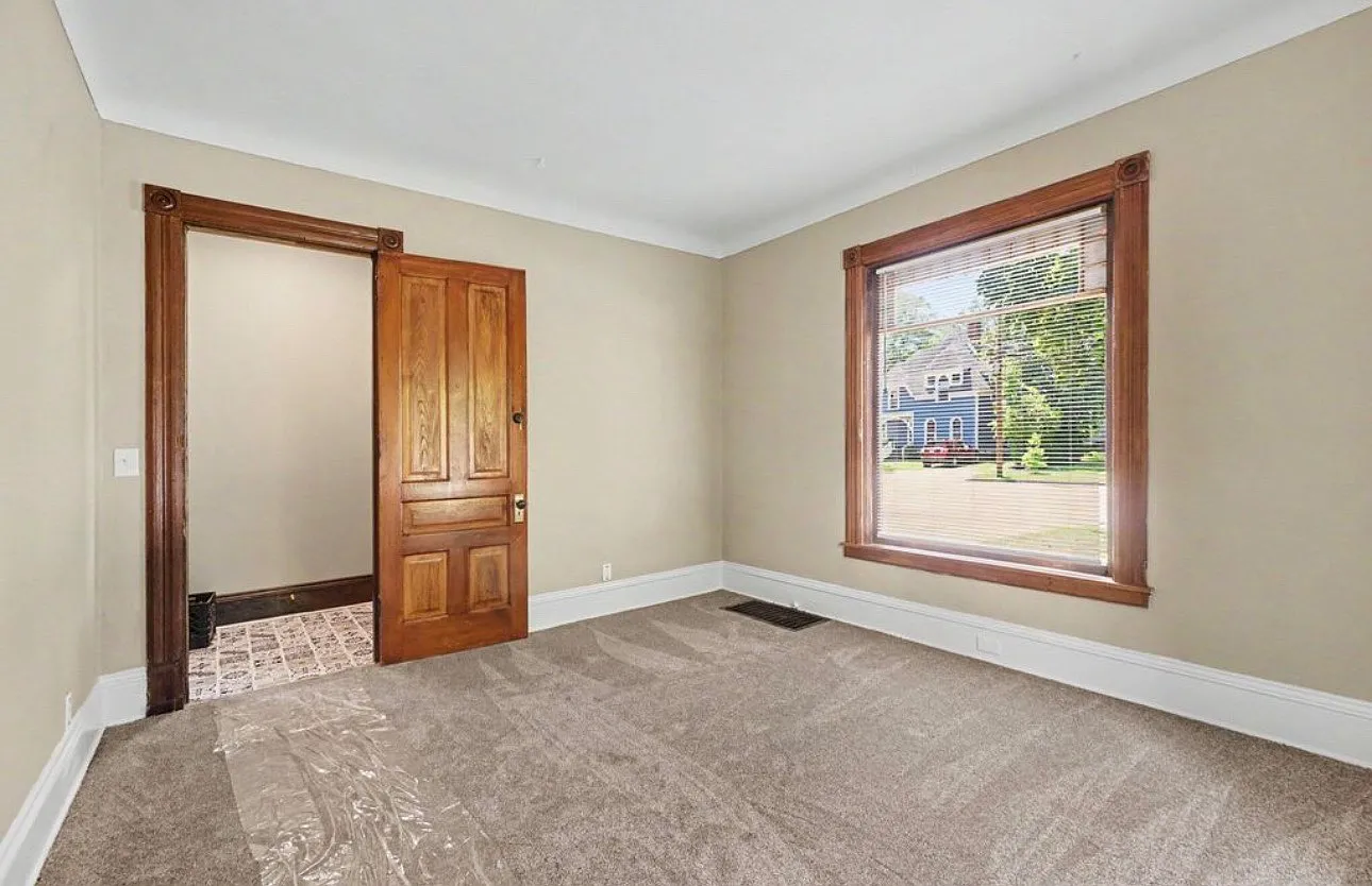 Studio, $1,050 — Photo 3