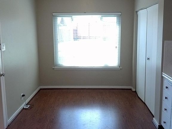 4th image of 103 Mulberry Ave