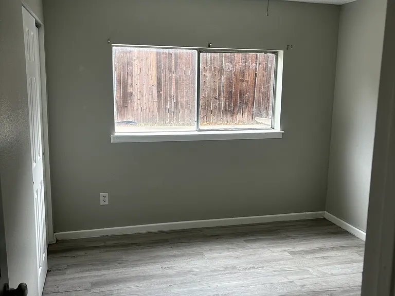 383 Geneva St #A — Photo 4