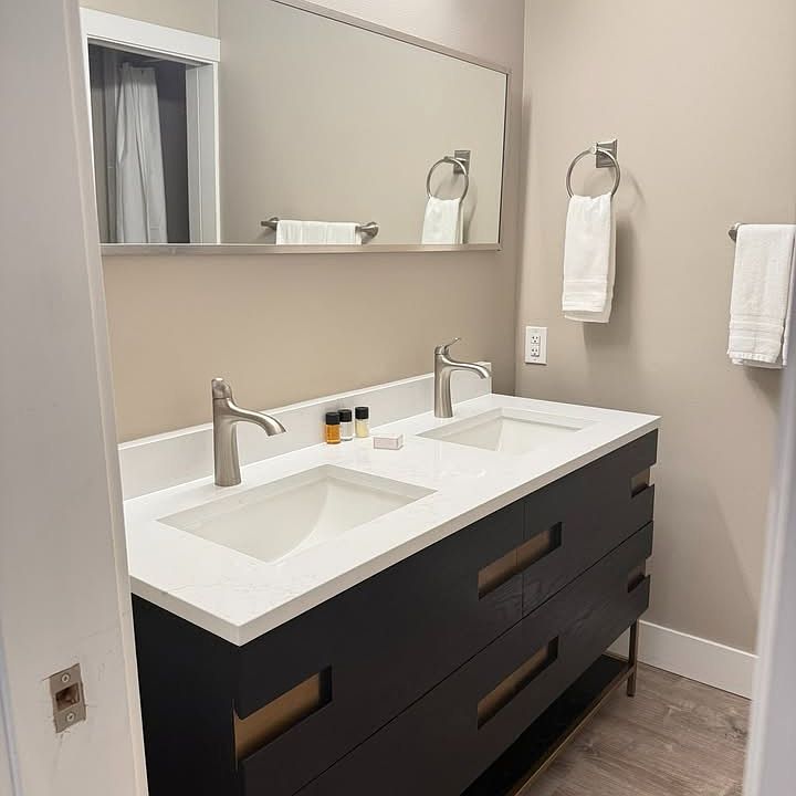 Primary En-Suite Bath