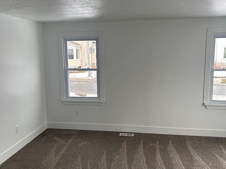 35 Mariah St — Photo 9