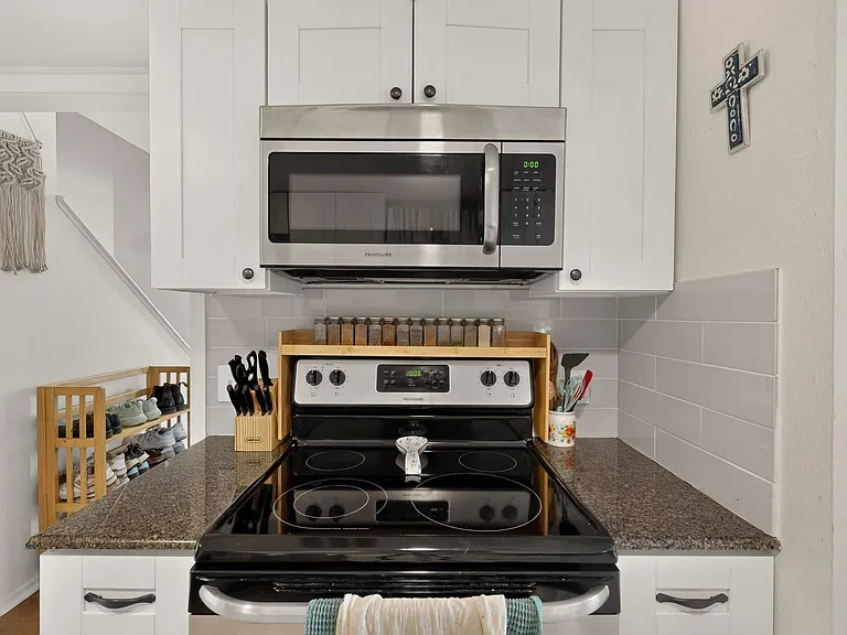 2613 Ektom Dr #C — Photo 11
